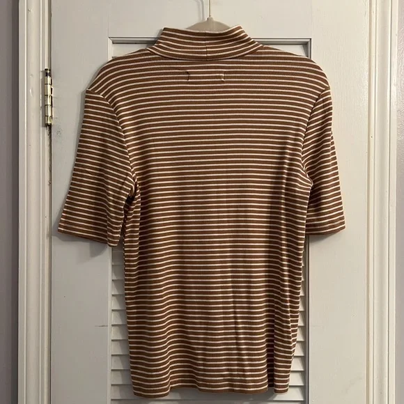 Loft Tan and White Mock Neck stop - Picture 3 of 3